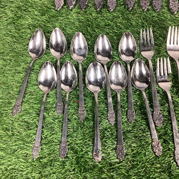 Oneida Vineland Stainless Steel Flatware Set of 8 + - Picture 10 of 13